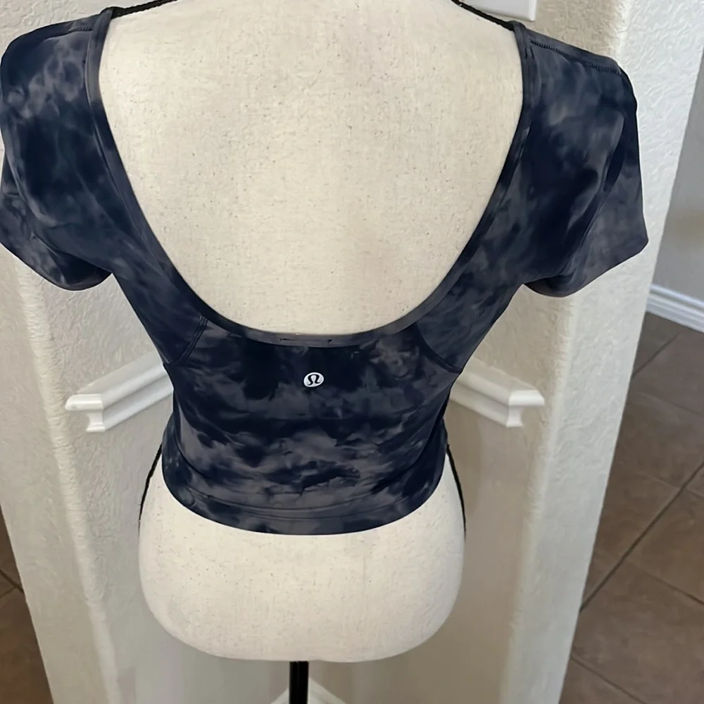 Lululemon align tee crop blue & gray tie dye top Size 4